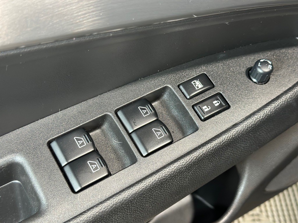 2015 INFINITI Q40 Image 30
