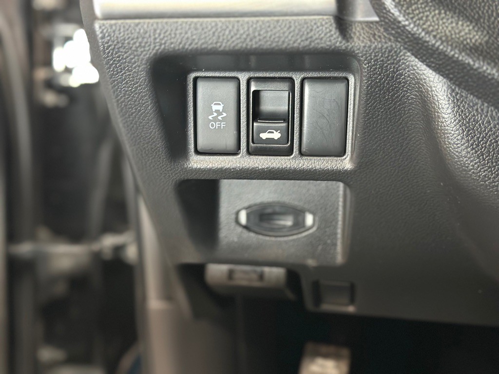 2015 INFINITI Q40 Image 31