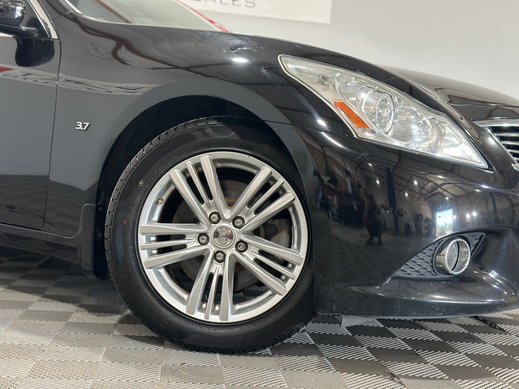 2015 INFINITI Q40 Image 38