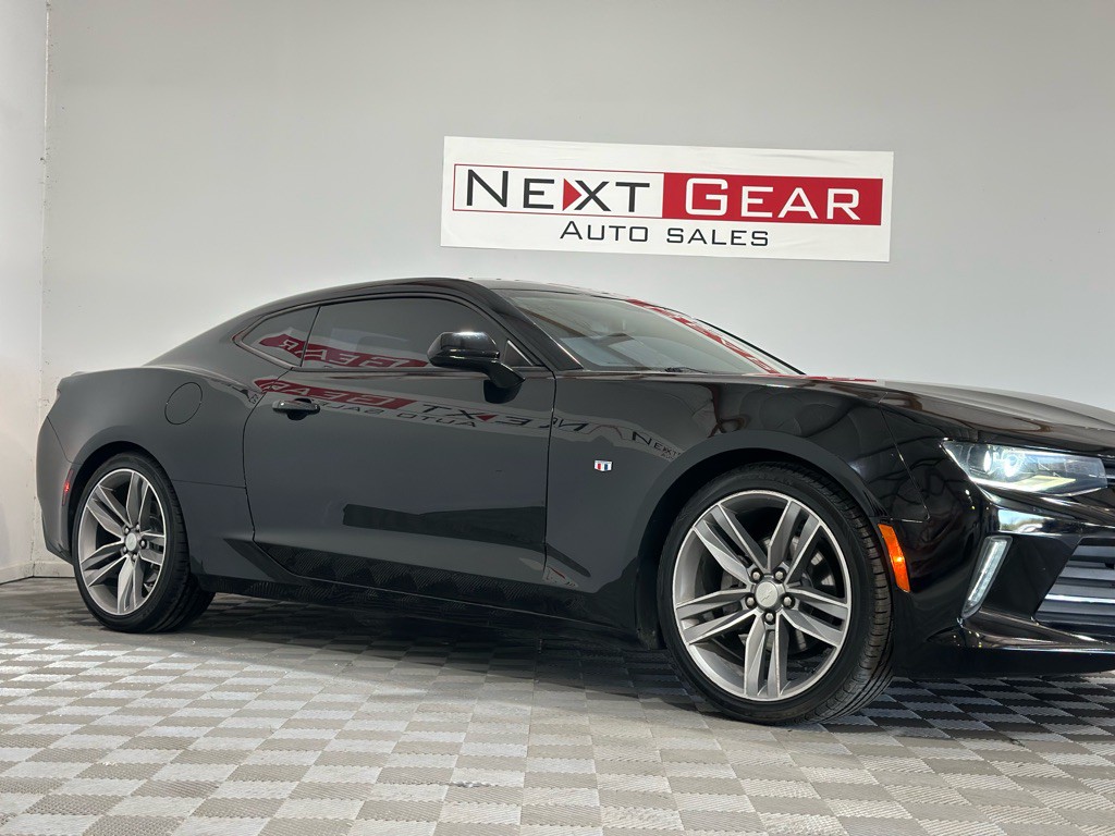 2018 Chevrolet Camaro Image 2
