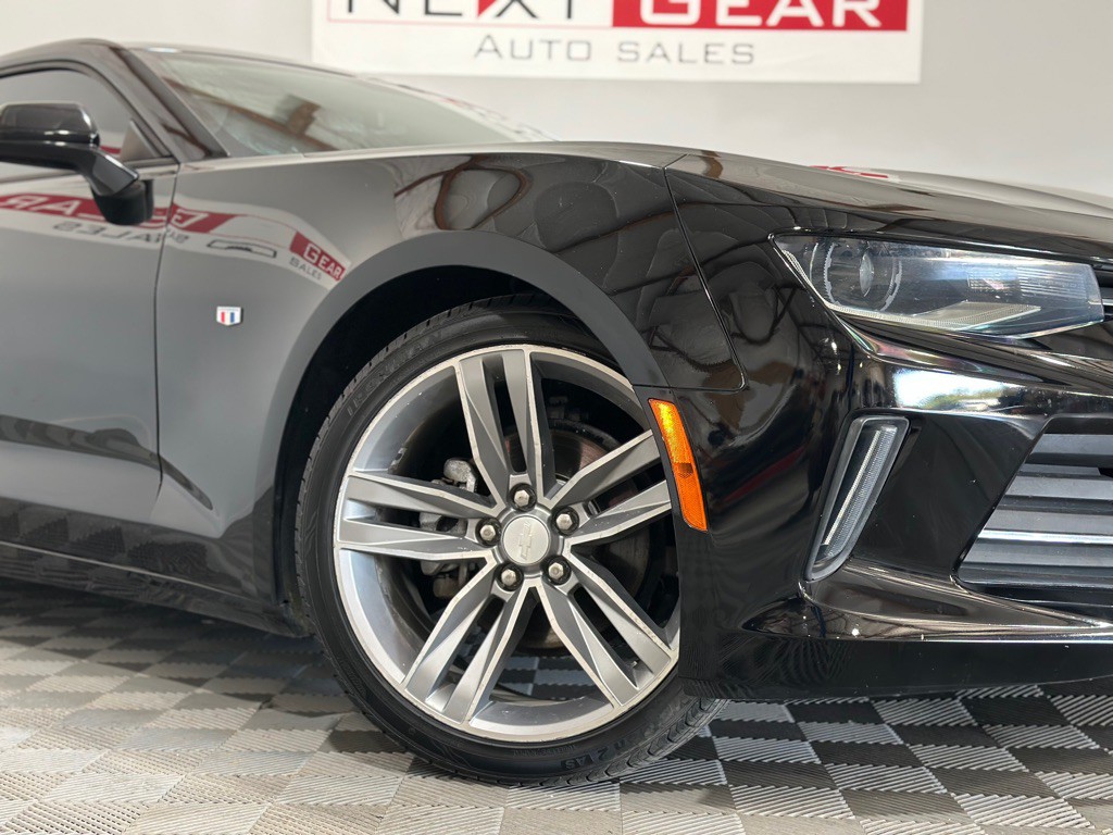 2018 Chevrolet Camaro Image 3
