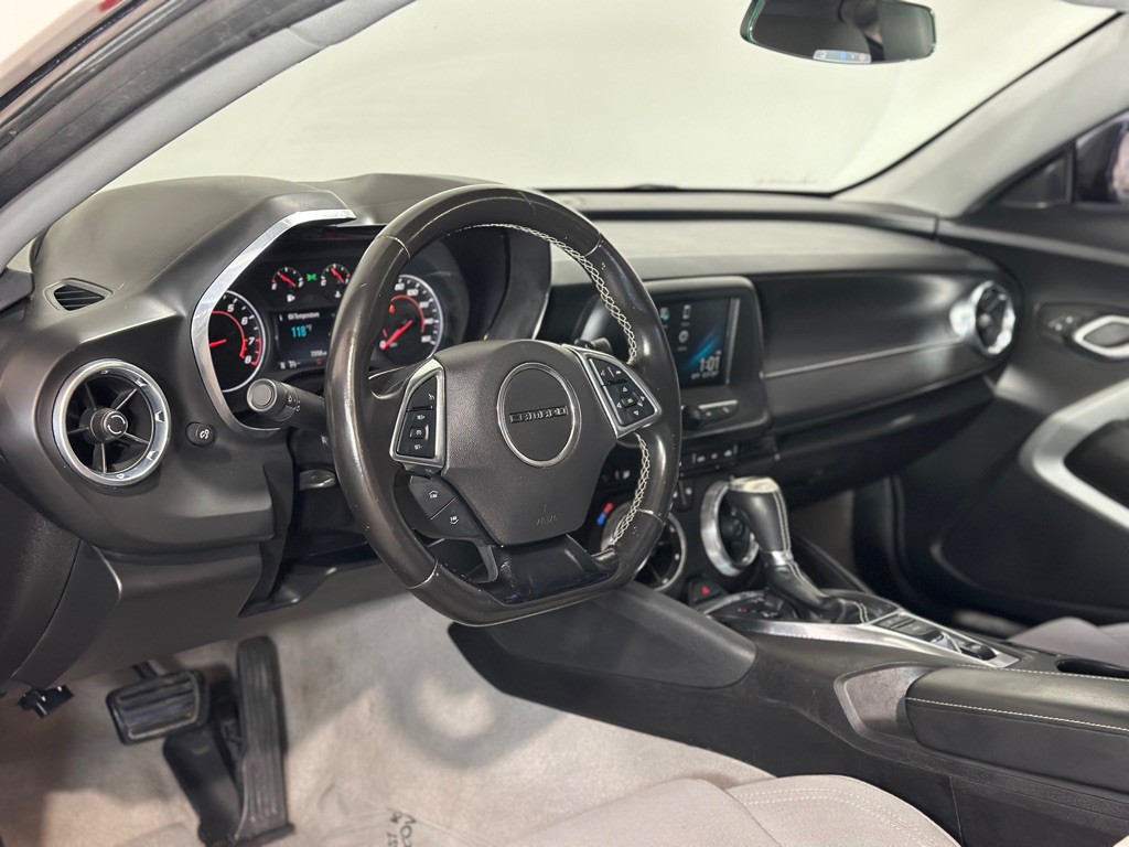 2018 Chevrolet Camaro Image 25