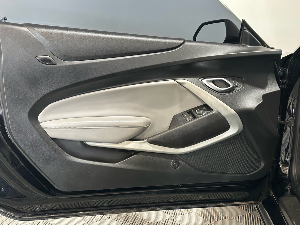 2018 Chevrolet Camaro Image 33