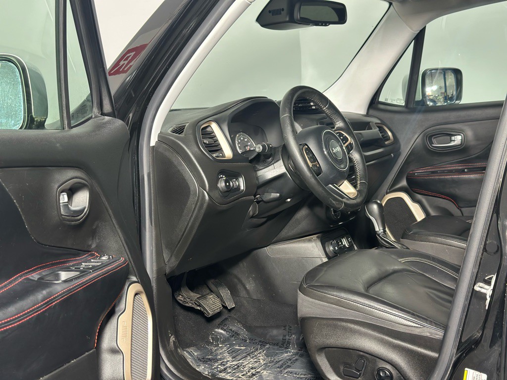 2016 Jeep Renegade Image 9