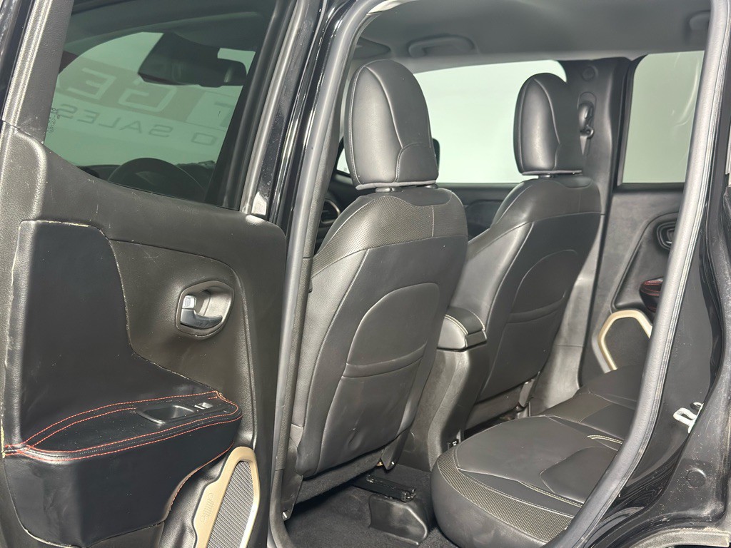 2016 Jeep Renegade Image 10
