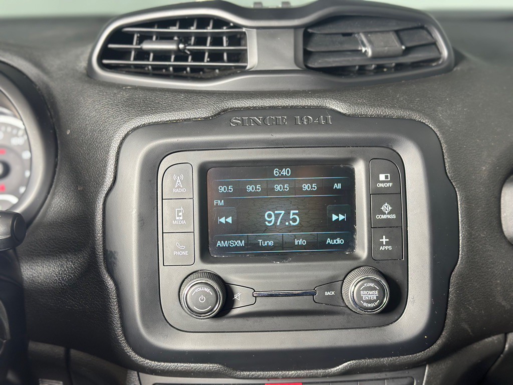 2016 Jeep Renegade Image 15