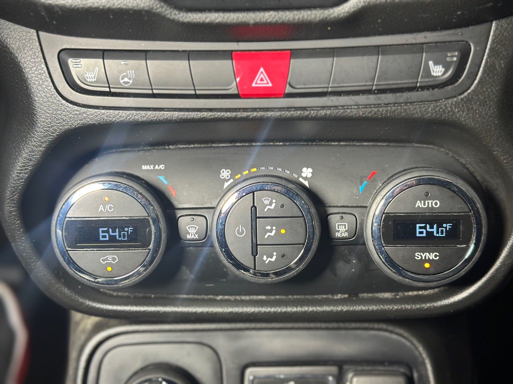 2016 Jeep Renegade Image 16