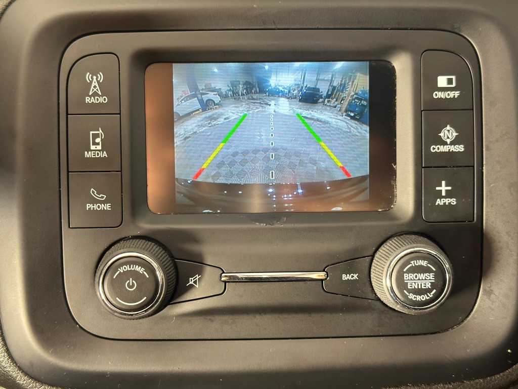 2016 Jeep Renegade Image 18
