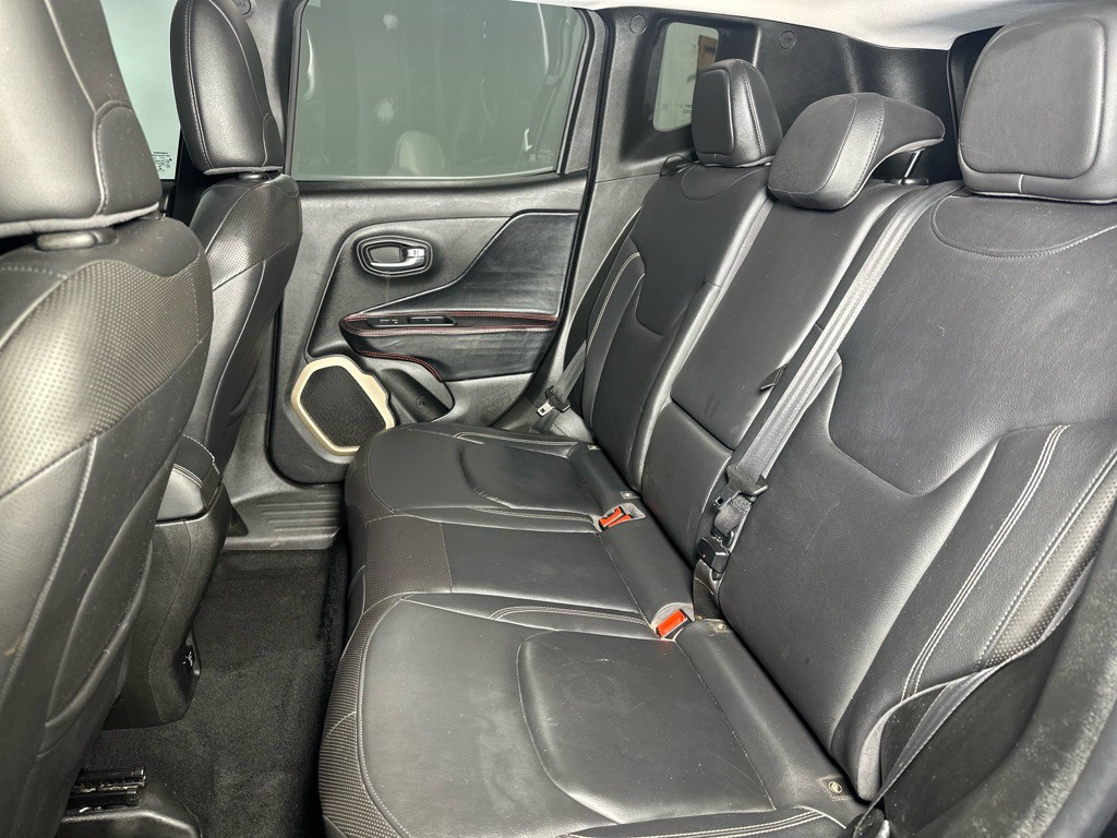 2016 Jeep Renegade Image 21