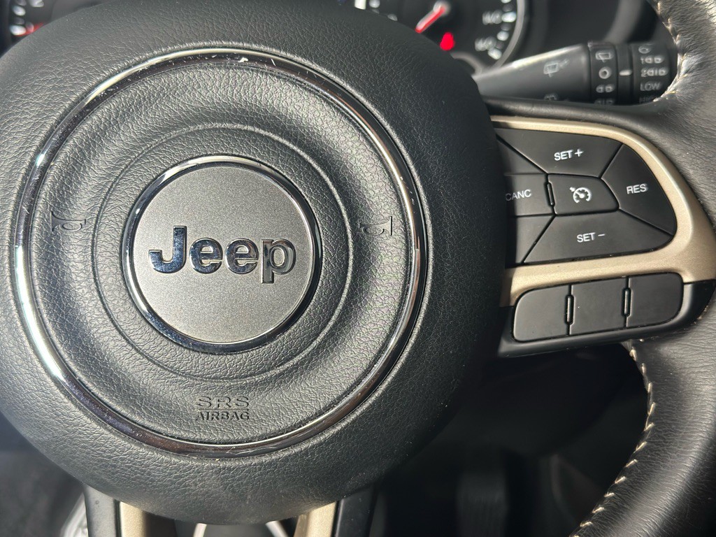 2016 Jeep Renegade Image 24