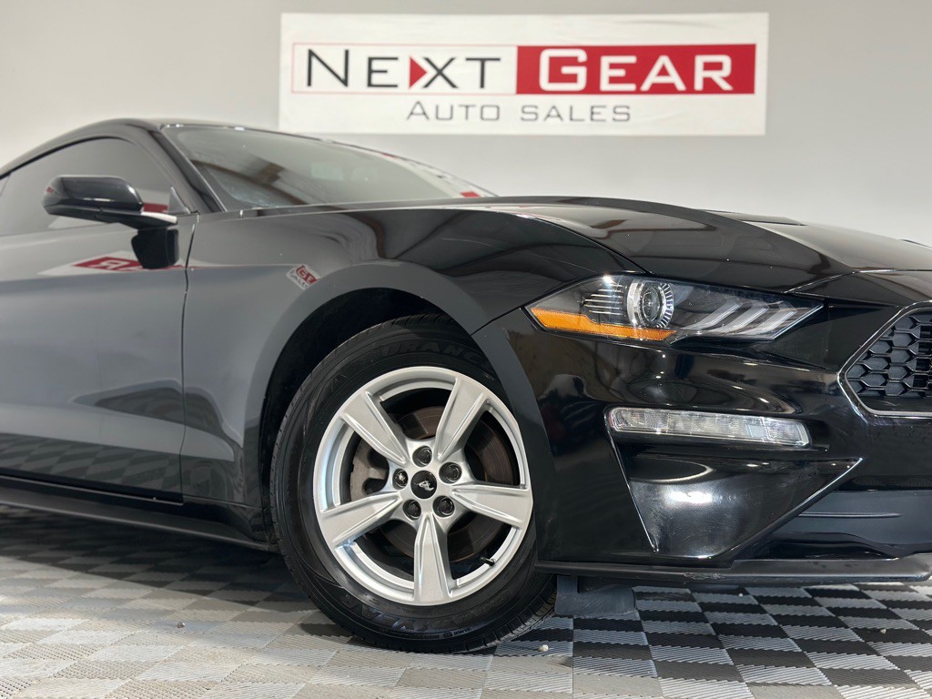 2020 Ford Mustang Image 3