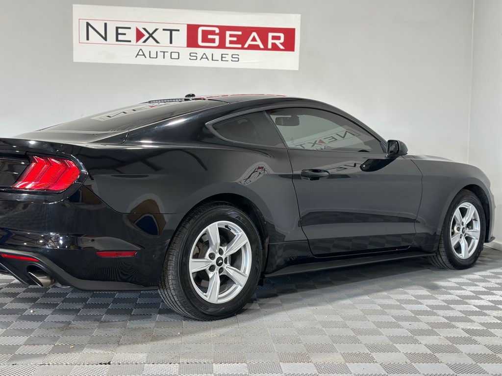 2020 Ford Mustang Image 12