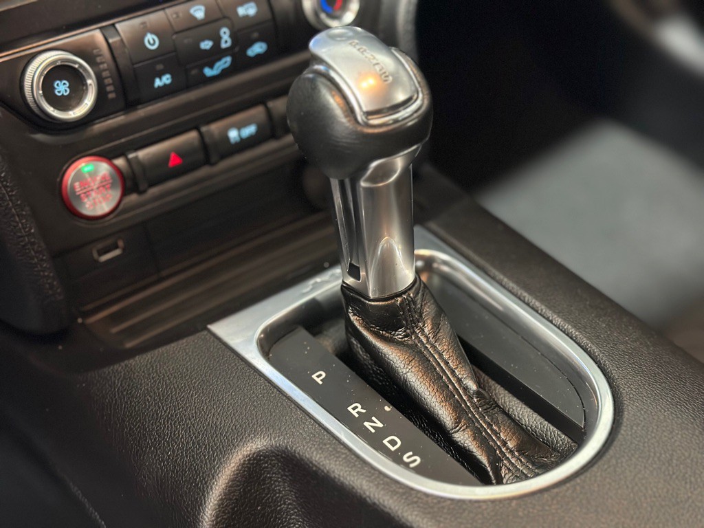 2020 Ford Mustang Image 21