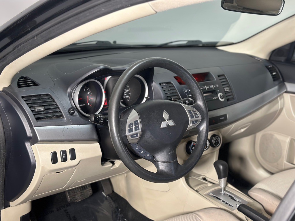 2011 Mitsubishi Lancer Image 22