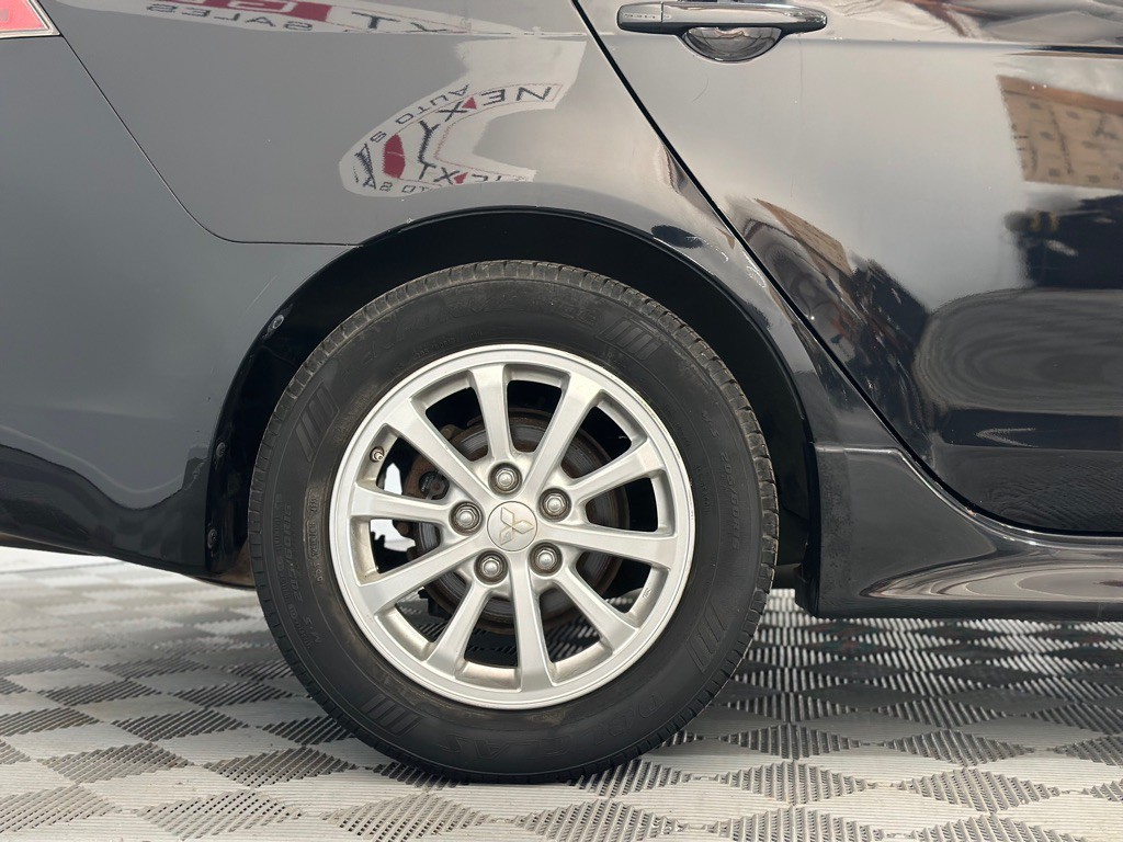 2011 Mitsubishi Lancer Image 30
