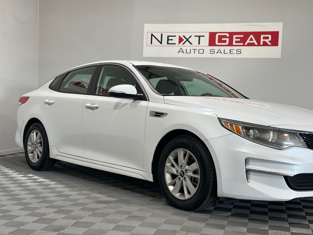 2018 Kia Optima Image 2