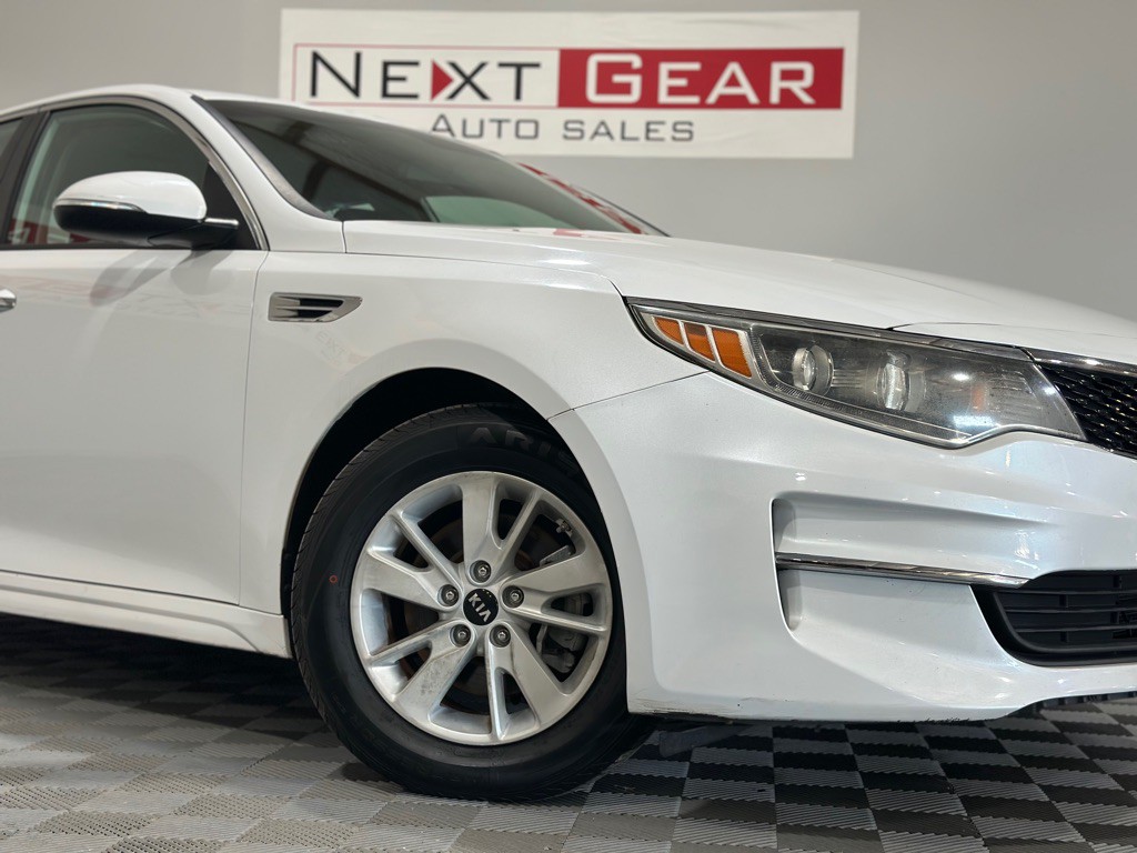 2018 Kia Optima Image 3