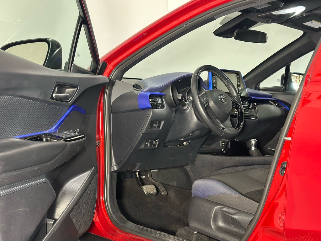 2021 Toyota C-HR Image 10