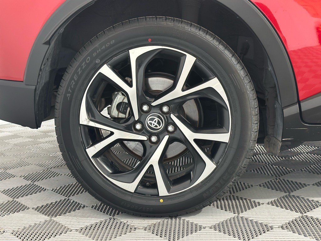 2021 Toyota C-HR Image 37