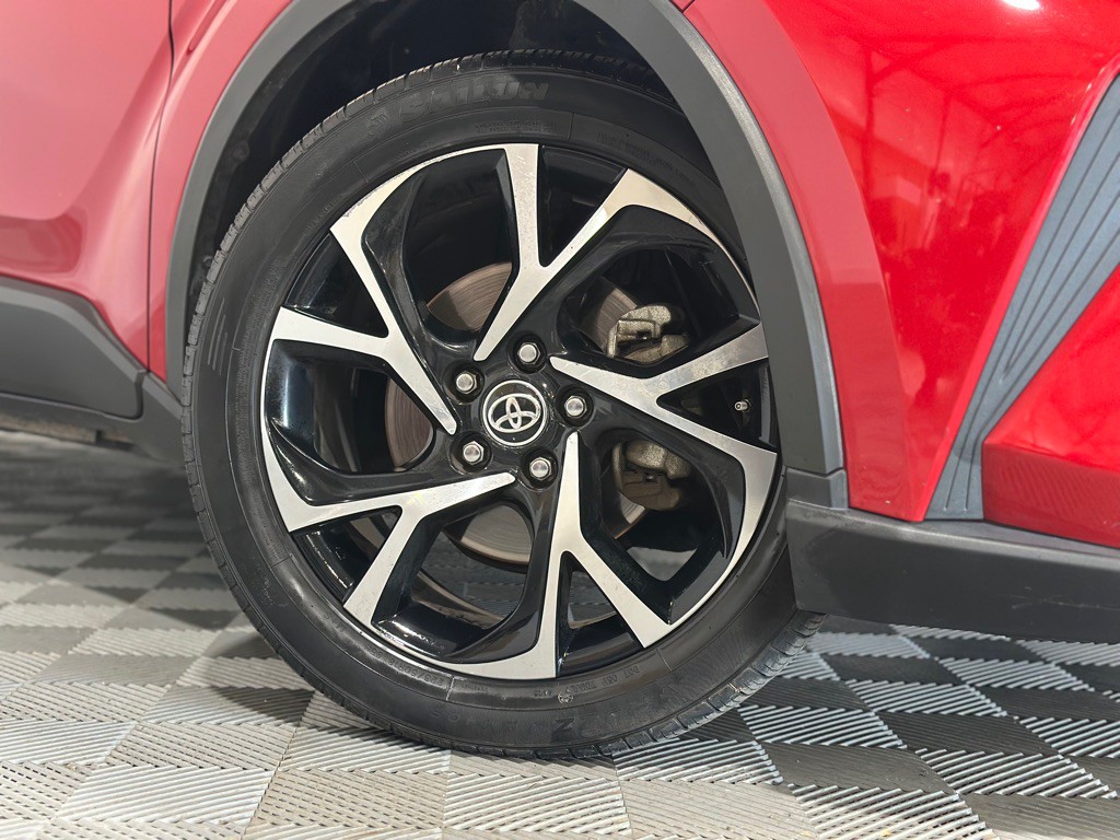 2021 Toyota C-HR Image 38