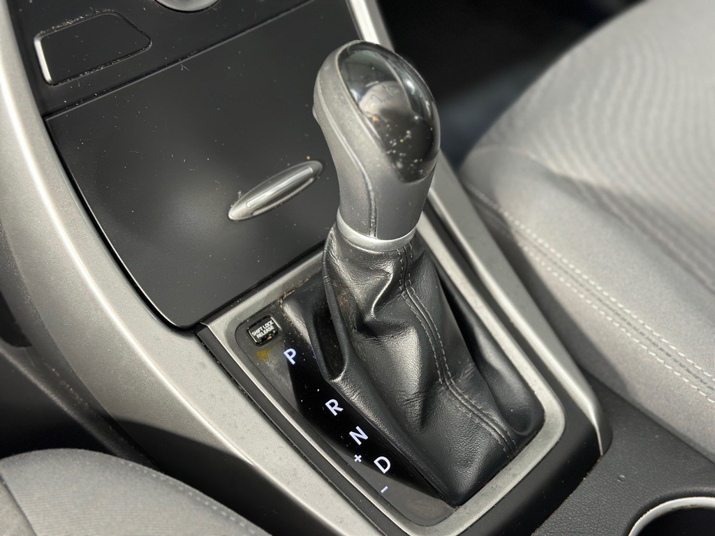 2014 Hyundai Elantra Image 18