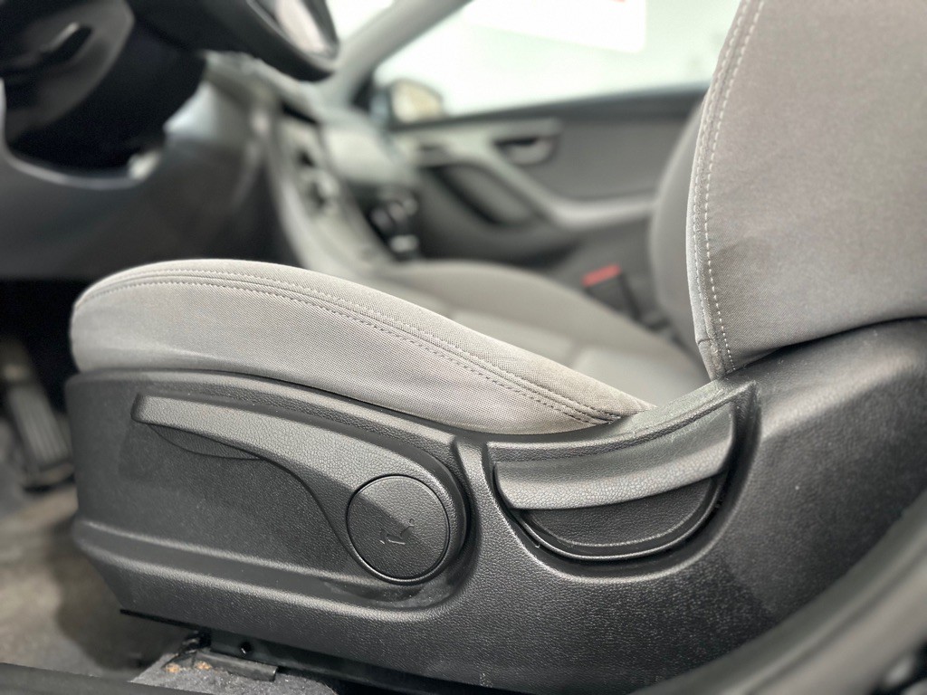 2014 Hyundai Elantra Image 19