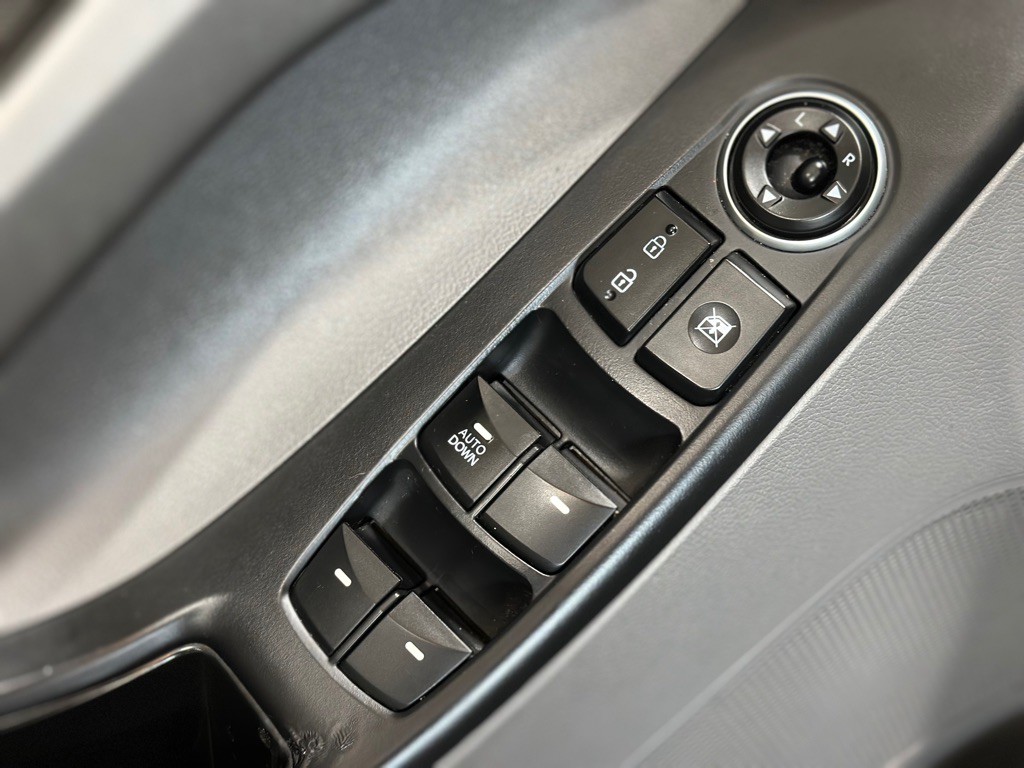 2014 Hyundai Elantra Image 25