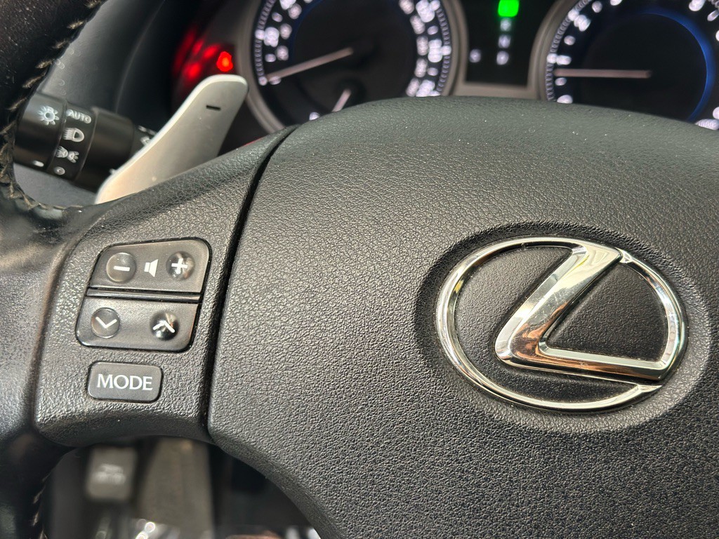 2009 Lexus IS Image 29