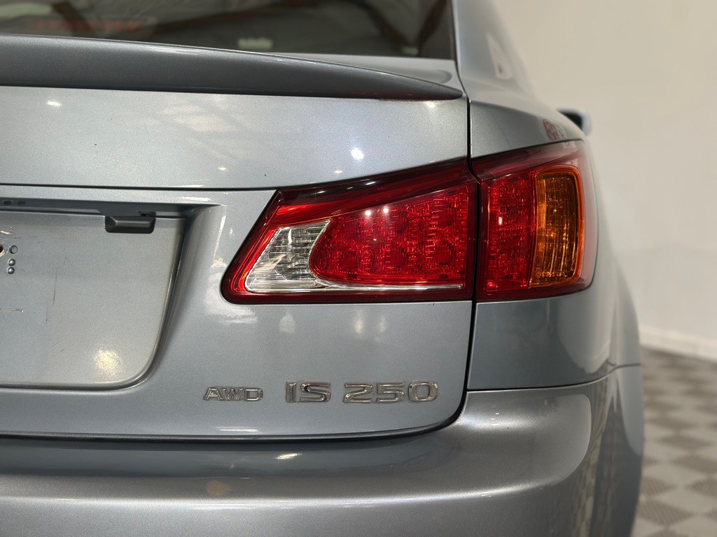 2009 Lexus IS Image 36