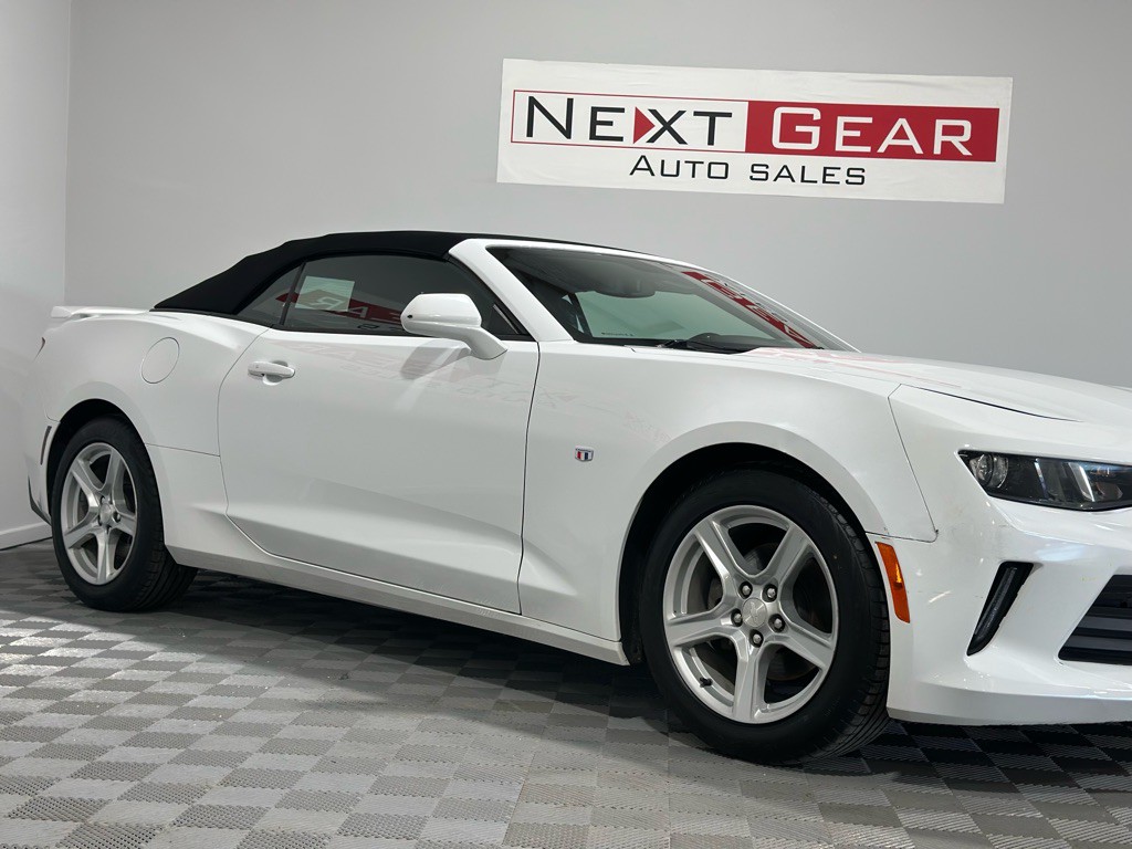 2017 Chevrolet Camaro Image 3