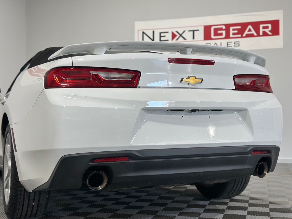 2017 Chevrolet Camaro Image 8