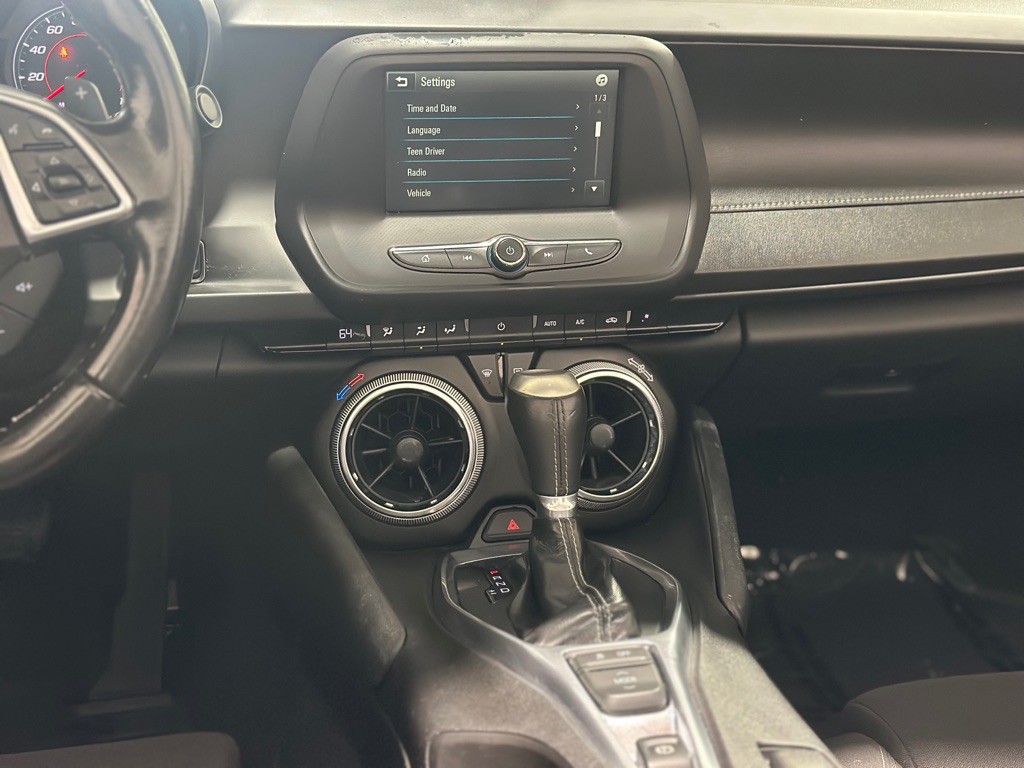 2017 Chevrolet Camaro Image 14