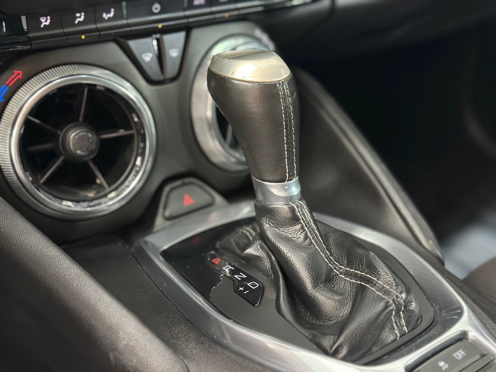 2017 Chevrolet Camaro Image 18