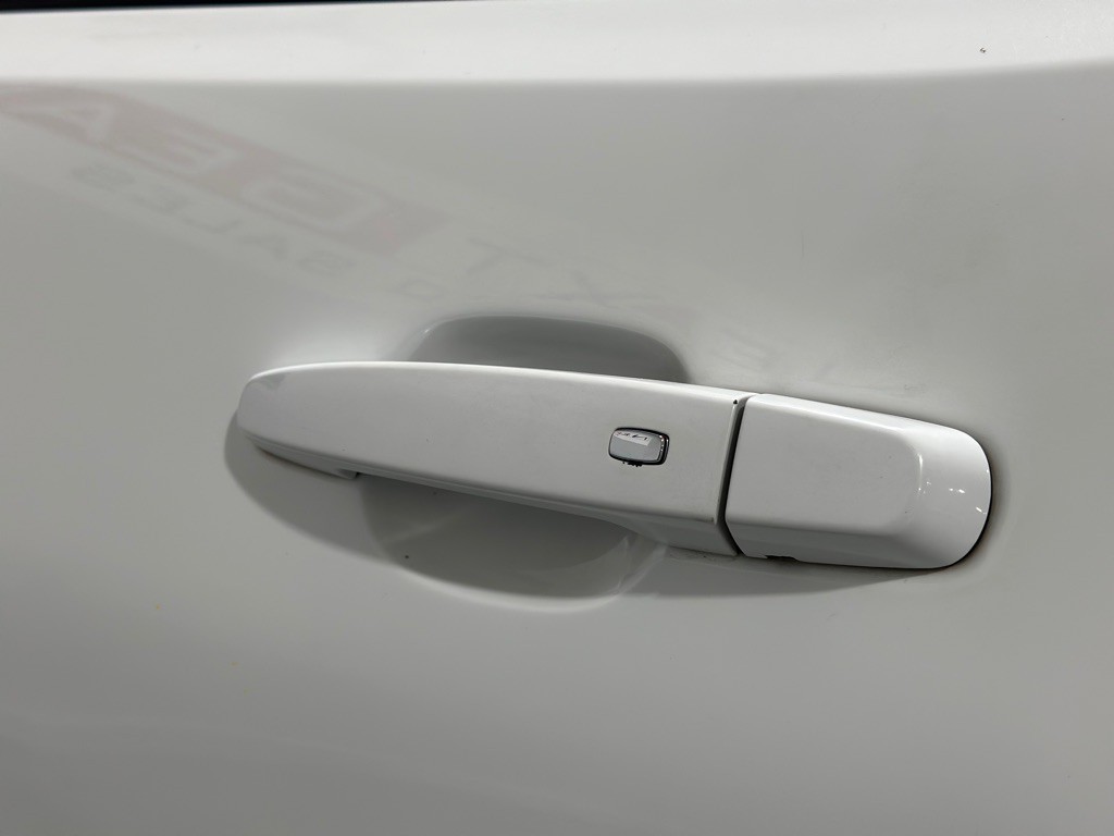 2017 Chevrolet Camaro Image 28