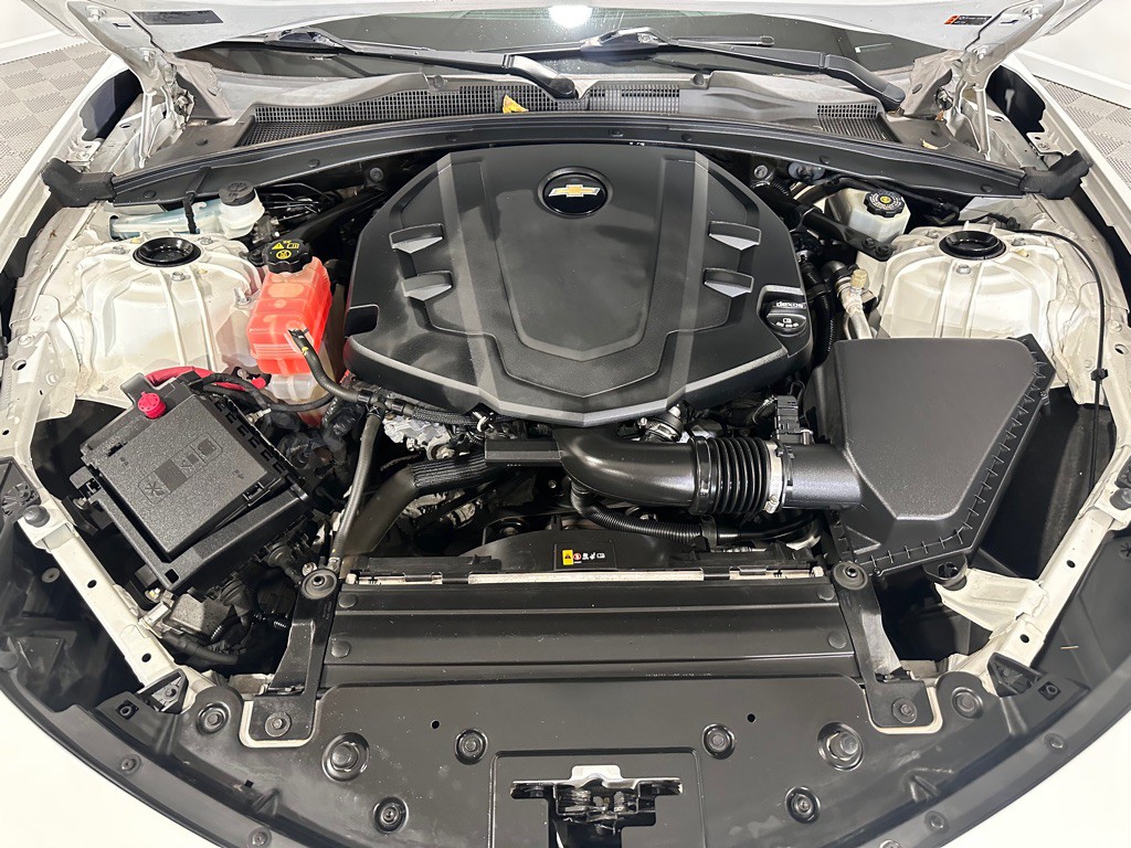 2017 Chevrolet Camaro Image 32