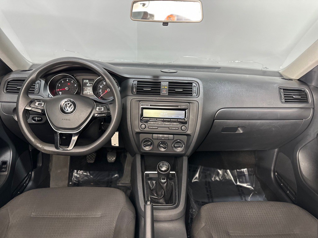 2015 Volkswagen Jetta Image 12
