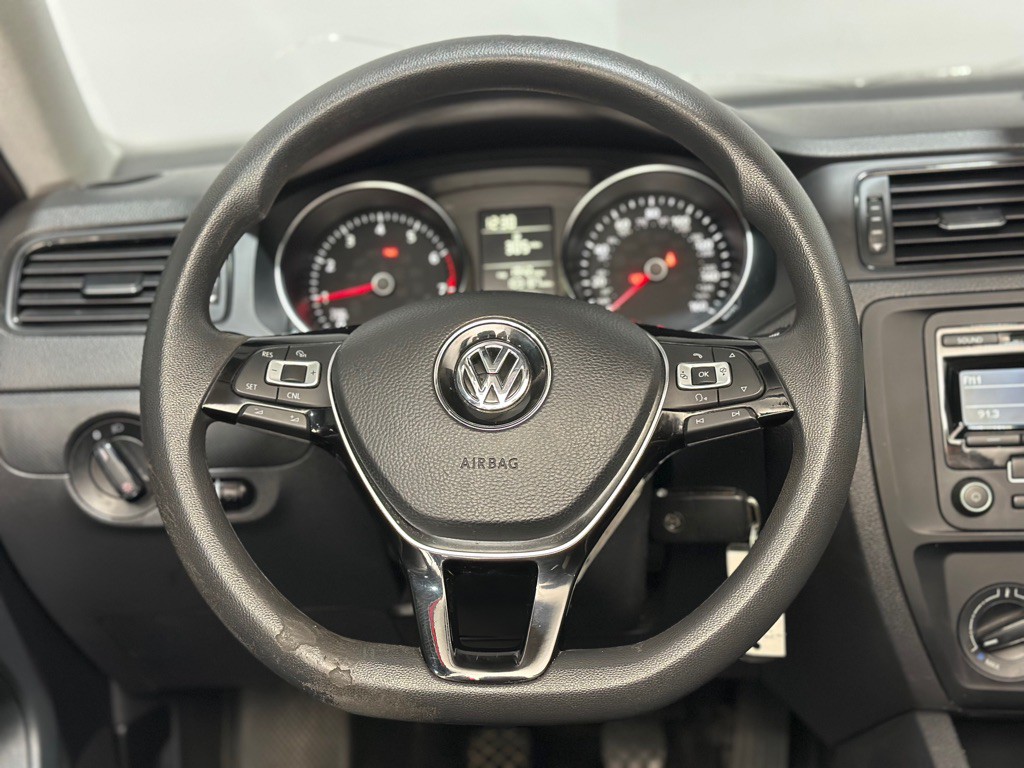2015 Volkswagen Jetta Image 14