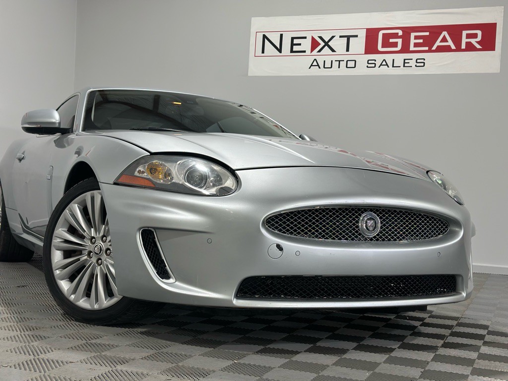 2010 Jaguar XK-Series Image 3