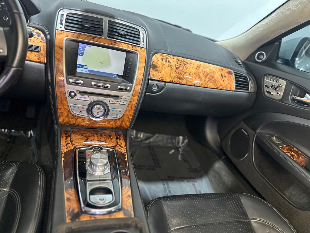 2010 Jaguar XK-Series Image 16