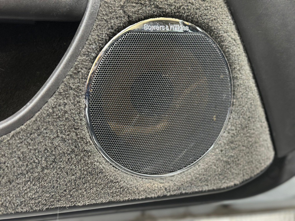 2010 Jaguar XK-Series Image 34