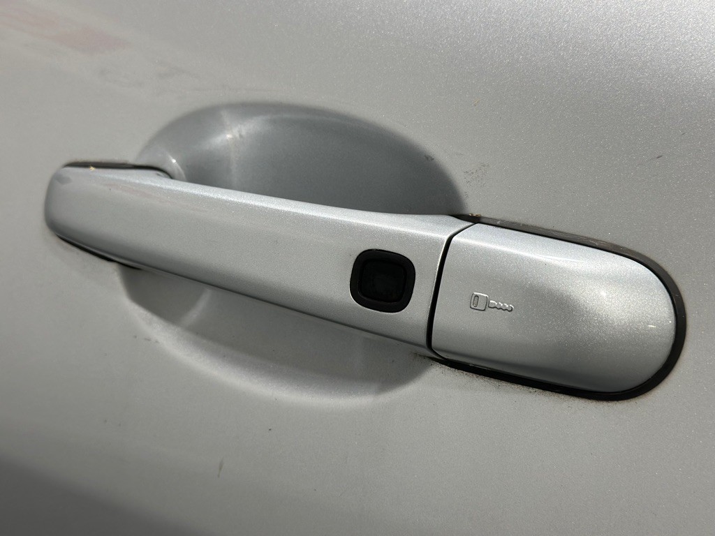 2010 Jaguar XK-Series Image 35