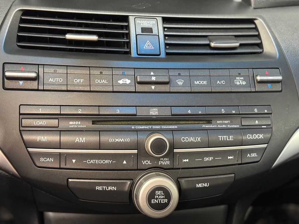 2009 Honda Accord Image 17