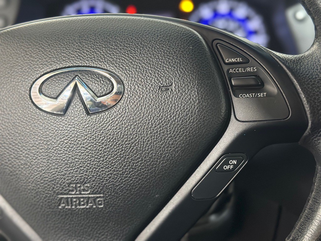 2012 INFINITI EX35 Image 32
