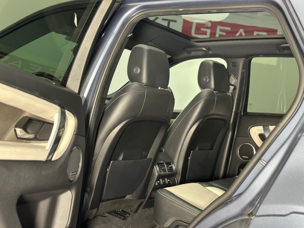 2020 Land Rover Discovery Sport Image 11