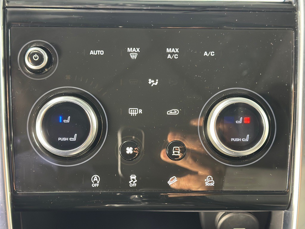 2020 Land Rover Discovery Sport Image 19