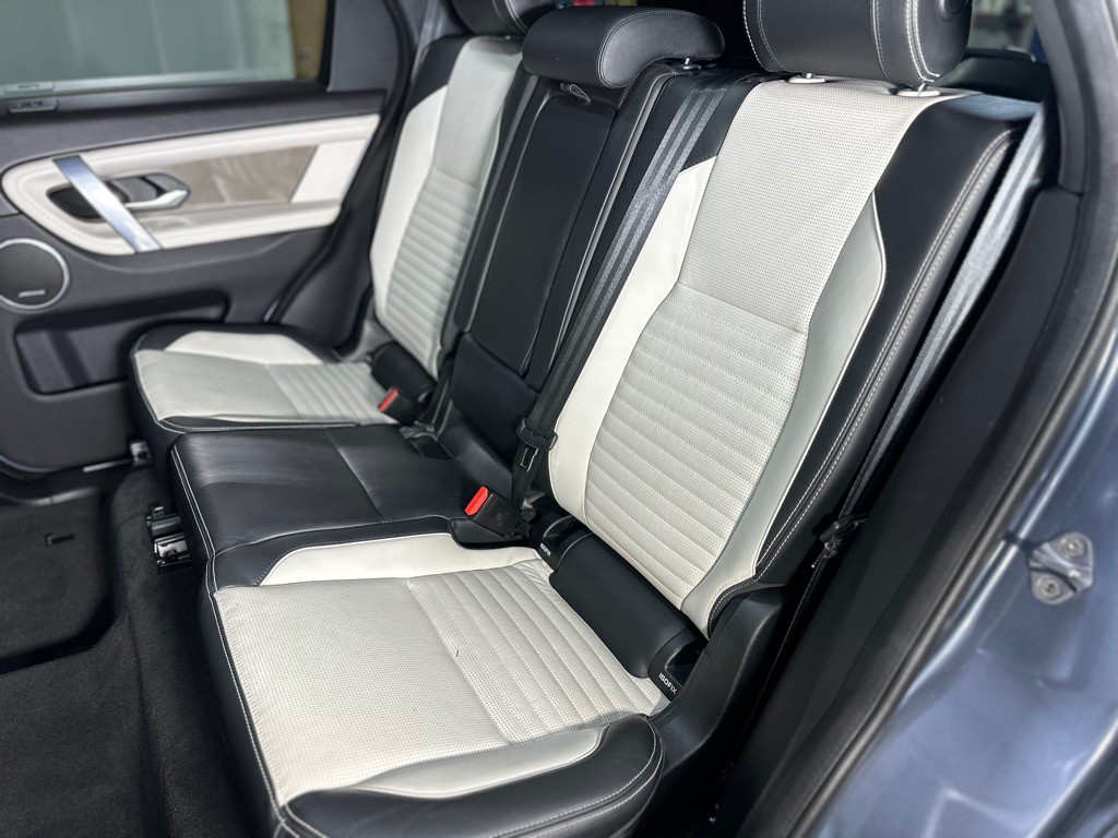 2020 Land Rover Discovery Sport Image 26