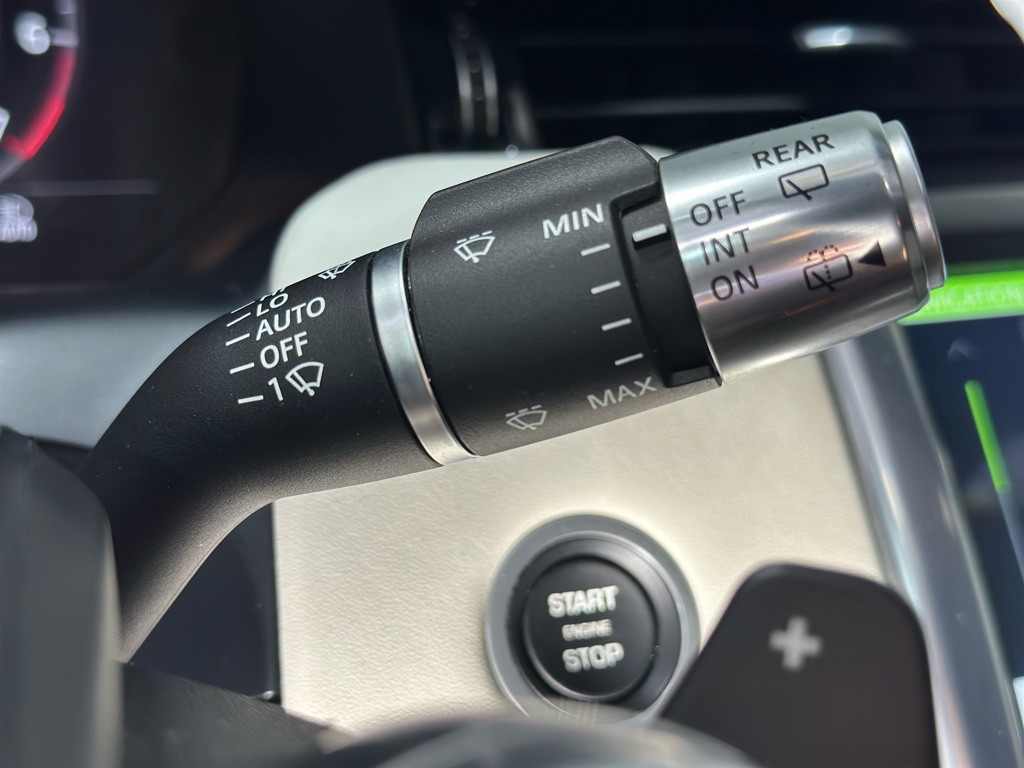 2020 Land Rover Discovery Sport Image 33