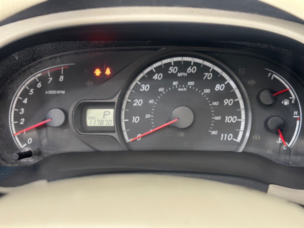 2011 Toyota Sienna Image 12