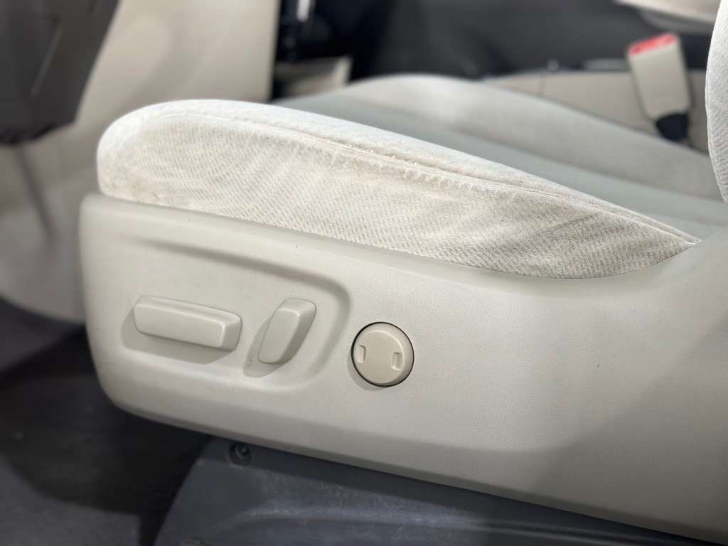 2011 Toyota Sienna Image 20