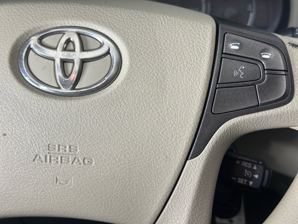 2011 Toyota Sienna Image 26